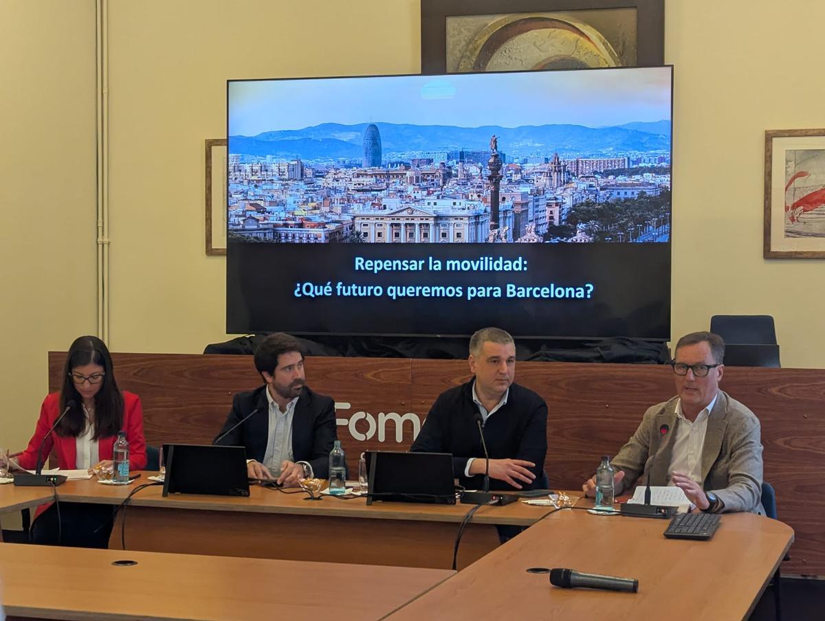 El Gremi de Restauració y Mou-te per Barcelona apoyan a Uber en un acto este miércoles en Foment del Treball.