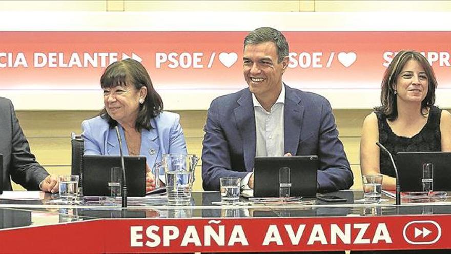 Sánchez e Iglesias empiezan a hablar de negociar medidas