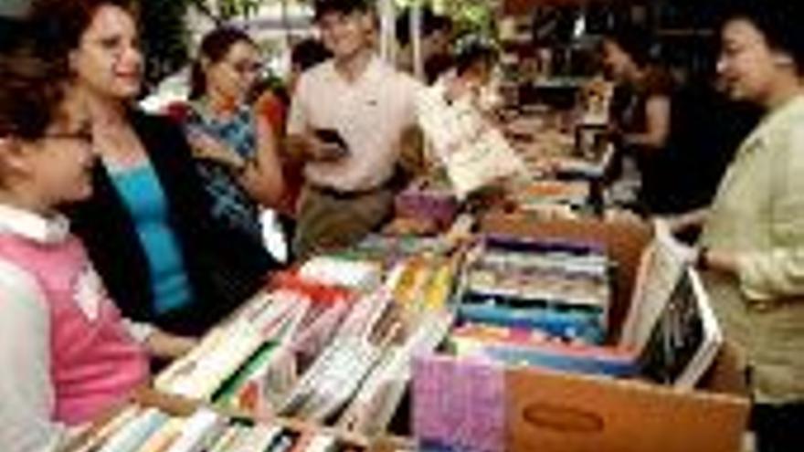 La feria del libro acaba con éxito de público y ventas