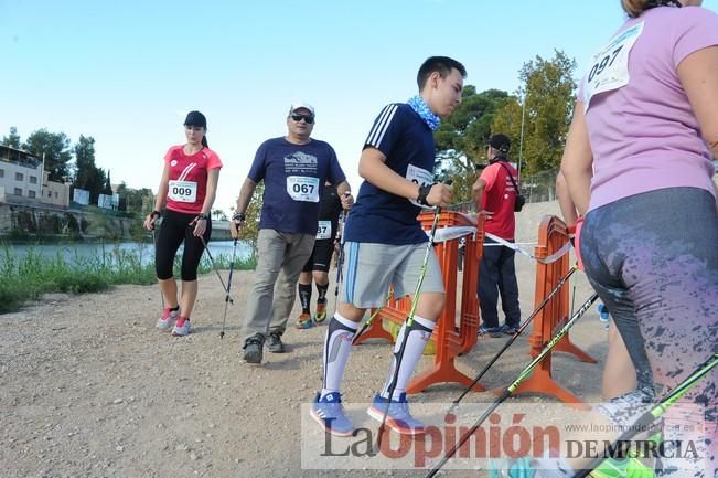 Marcha Nórdica en la mota del río Segura