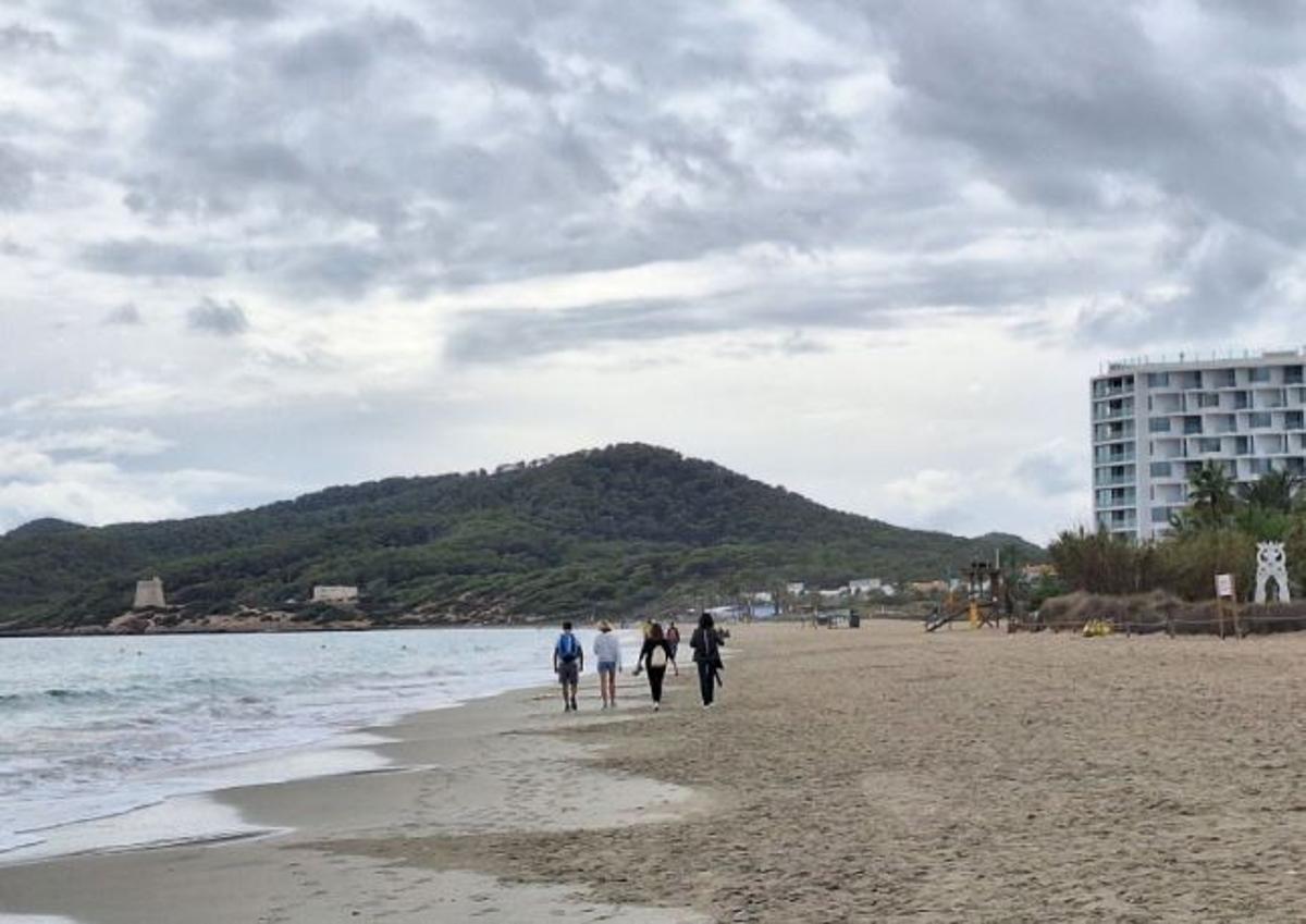 Imagen de archivo de un día nublado en Ibiza