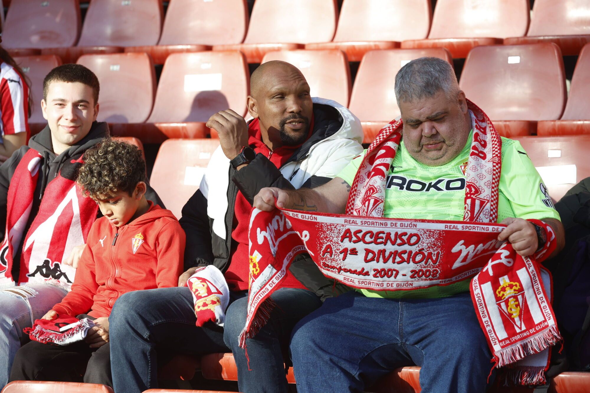 EN IMÁGENES: Gran victoria del Sporting contra el Granada en El Molinón
