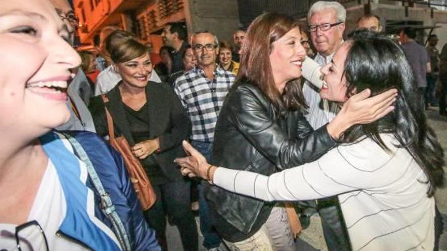 Lorente reaparece en el mitin final de Foro y convierte a Ferrando en otra víctima del PP