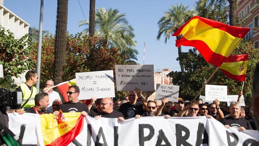 Policía y Guardia Civil exigen cobrar como las autonómicas