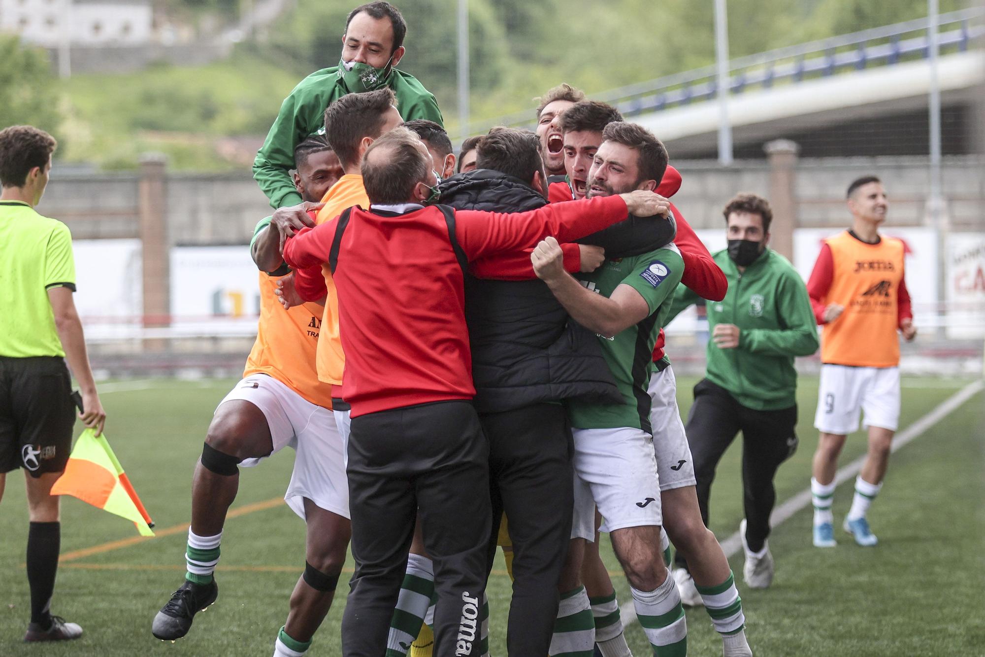 Las mejores imágenes de la jornada de Tercera: Avilés y Llanes, a por la última plaza en Segunda RFEF