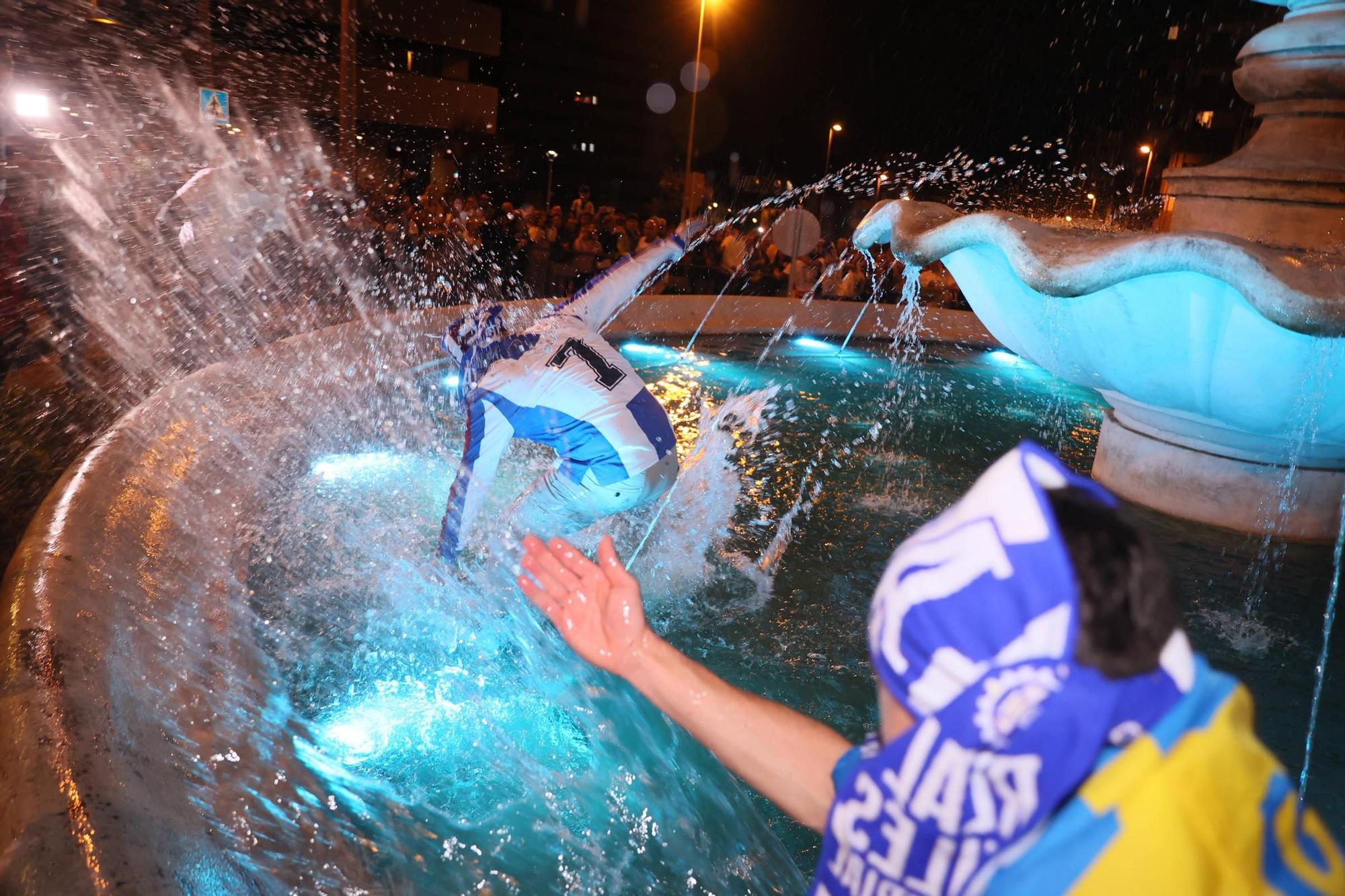 EN IMÁGENES: Locura en las calles de Avilés por el ascenso