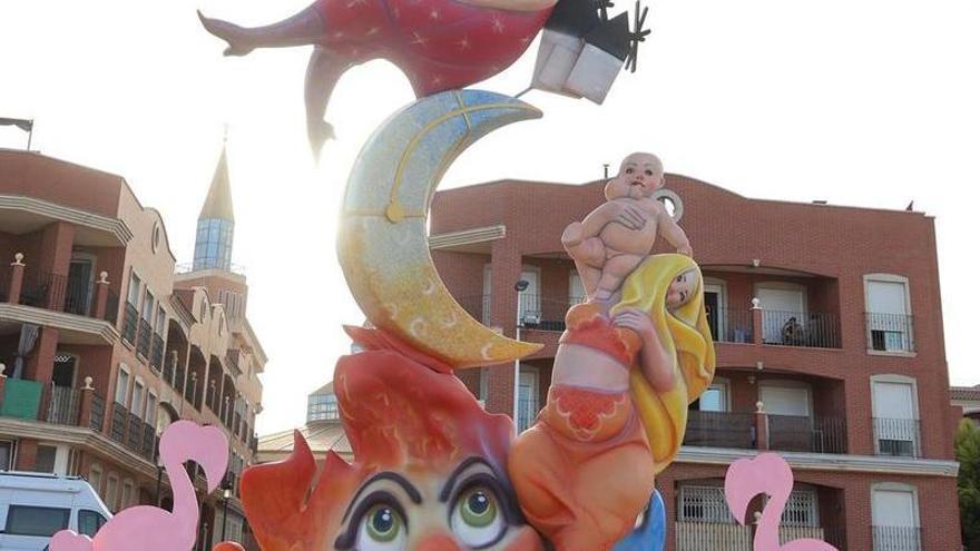 Así es la 'falla' que arderá la noche de San Juan en San Pedro del Pinatar: rinde homenaje al eclipse solar