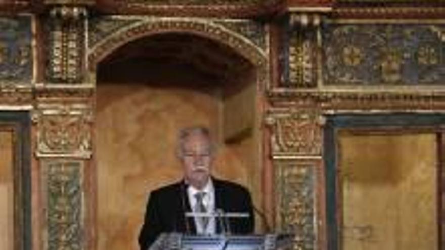 Eduardo Mendoza, durante su discurso