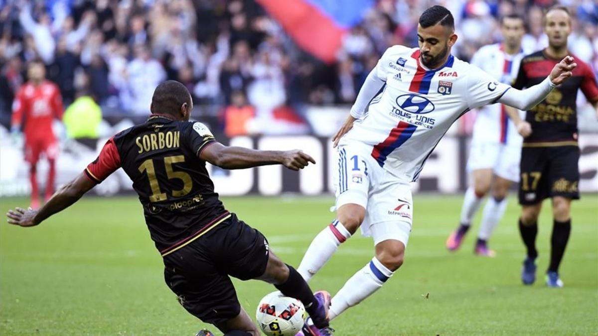 Ghezzal ha desarrollado su carrera en el Olympique de Lyon.