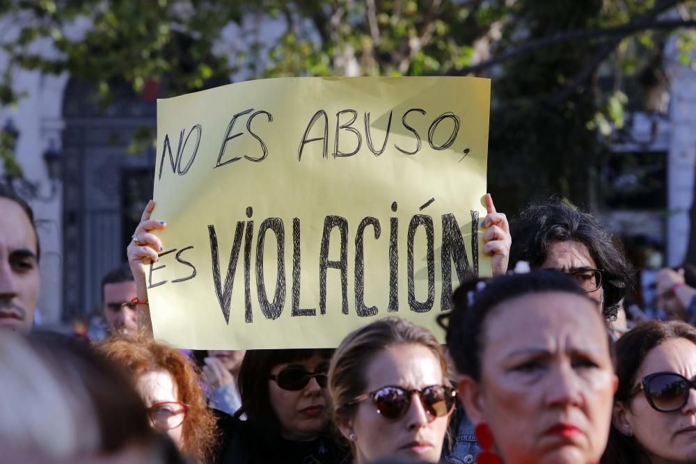 Marcha en València en protesta por la sentencia de 'La Manada'