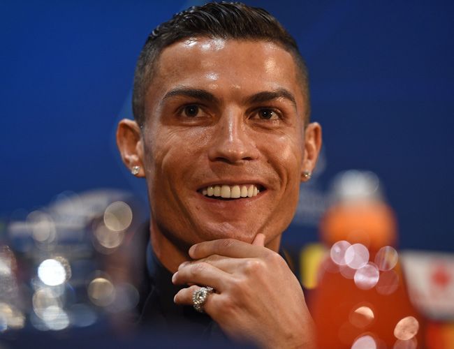 Cristiano Ronaldo brilla más que nunca (y no precisamente por sus goles) -  Woman