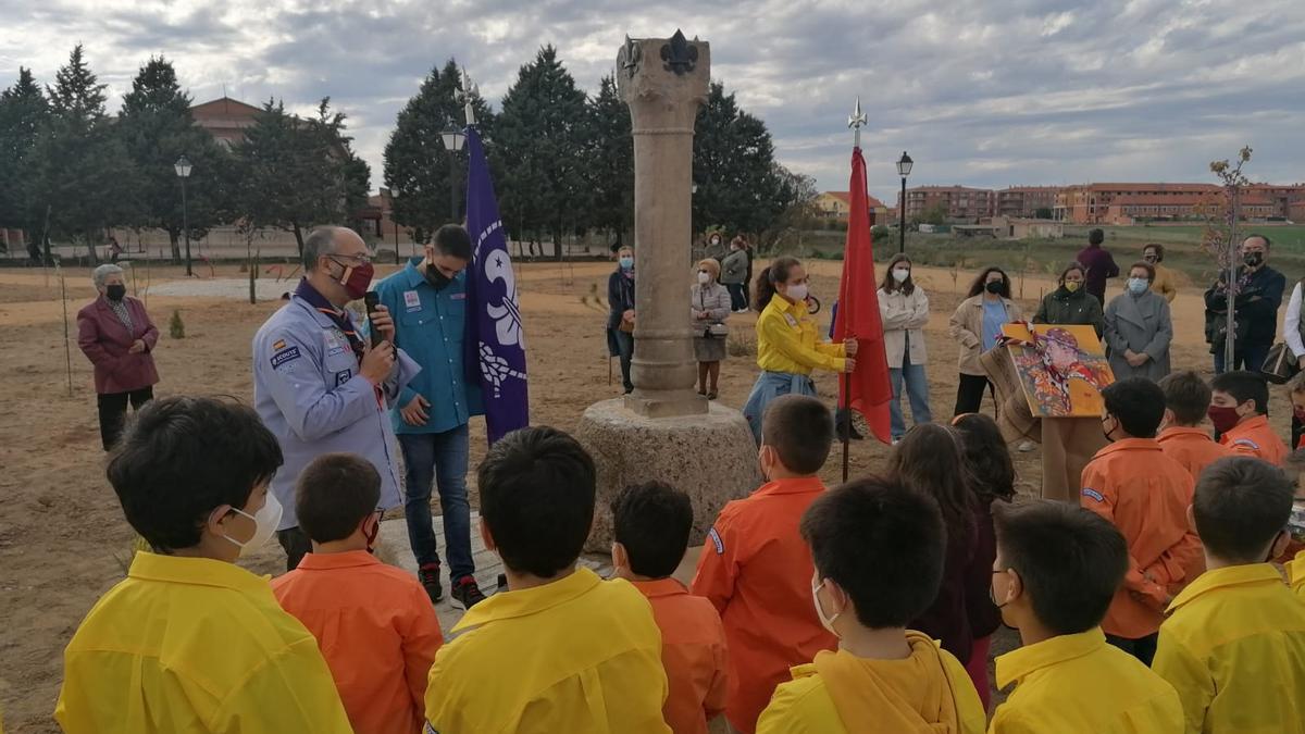 Jesús Campos se dirige a los scouts de Toro ante el nuevo &quot;polilito&quot; en Malpique.