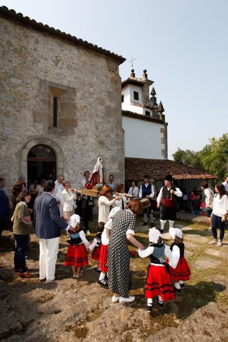 La Virgen de Covadonga en barrios y parroquias