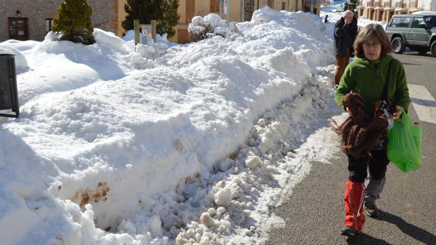 Una de les veïnes que va haver de ser evacuades.