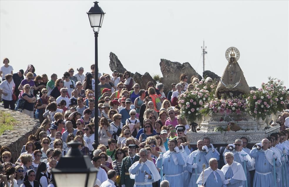 Bajada de la patrona de Cáceres a la ciudad