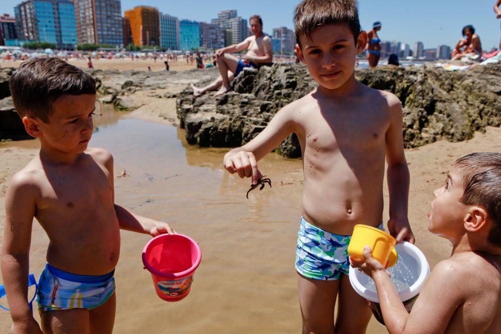 Jornada de sol y playa en Asturias