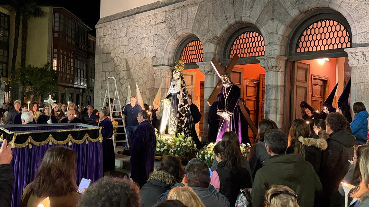 Las imágenes al inicio de la procesión