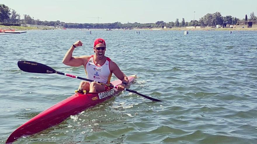 Garrote arrasa en su serie y peleará mañana por las medallas