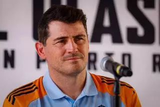 Iker Casillas (45 años): "Vivíamos en un piso de 60 metros cuadrados en Móstoles. Durante ocho años mi padre cogía el coche y me llevaba a entrenar, me tenía a raya"