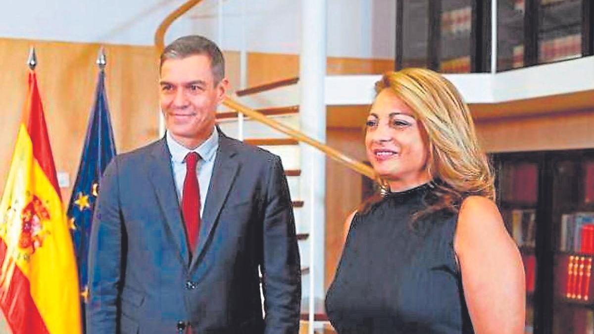 Cristina Valido y Pedro Sánchez, en las negociaciones para la investidura tras las elecciones generales de 2023.