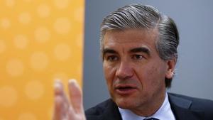 asalaabertis ceo francisco reynes gestures during an i130605181331