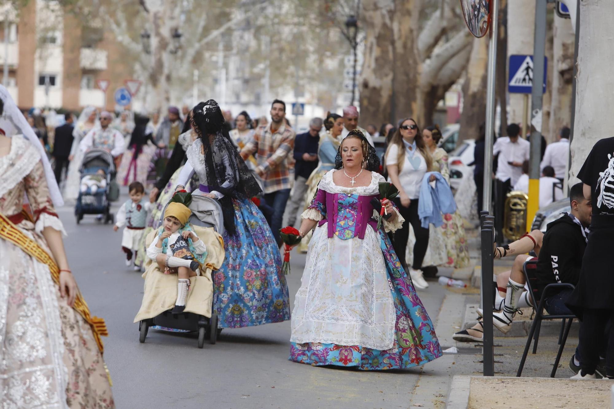 Multitudinaria Ofrenda fallera en Xàtiva