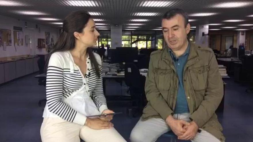 El escritor Lorenzo Silva responde a los lectores con motivo de la Feria del Libro de Alicante