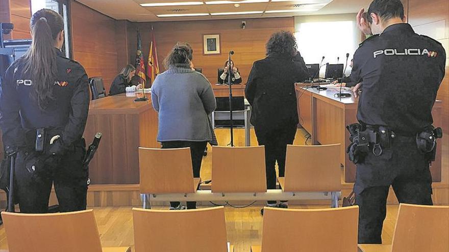 «Dijeron que tenía que prostituirme en Castelló o me echarían a la calle»