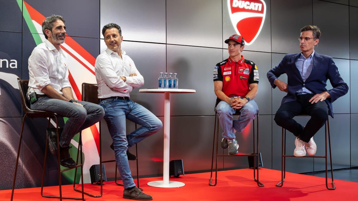 Marc Márquez fue el padrino de excepción en la apertura del nuevo concesionario Ducati en Barcelona