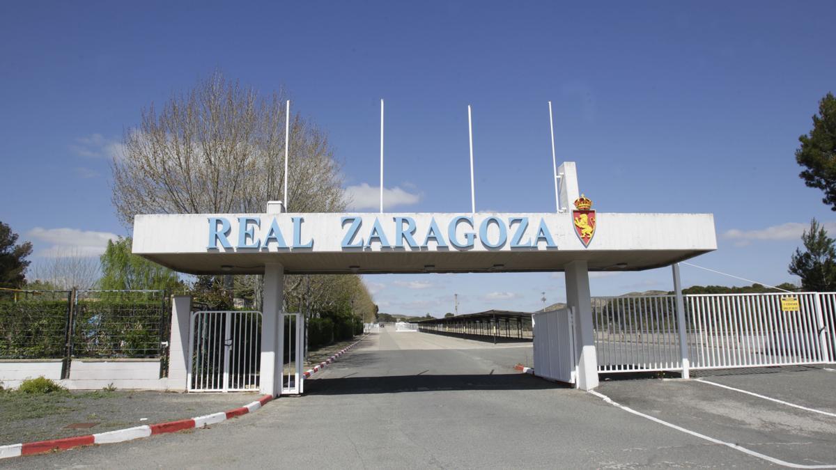 Entrada a la Ciudad Deportiva del Real Zaragoza.