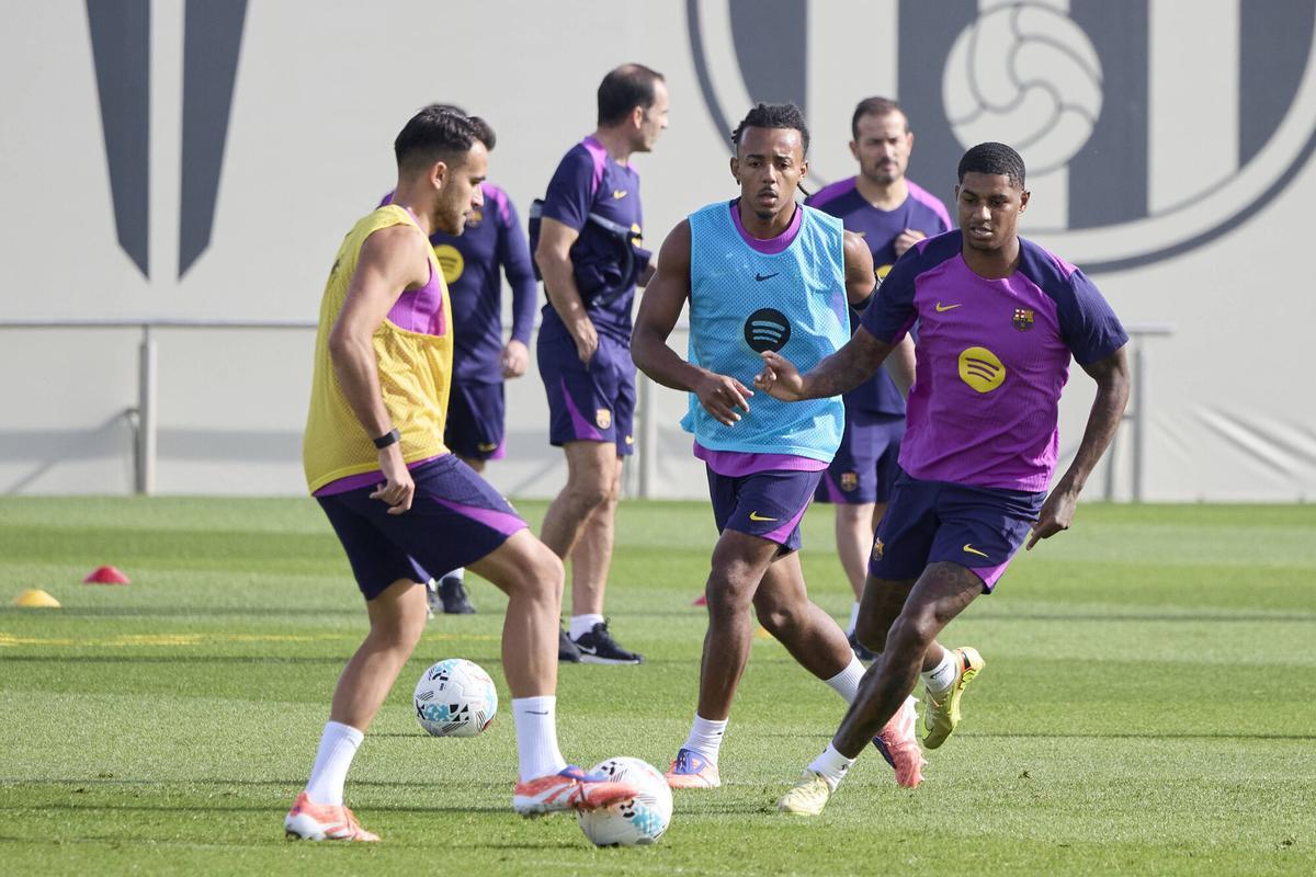 Rashford, Eric Garcia y Koundé, en un entrenamiento en la Ciudad Deportiva