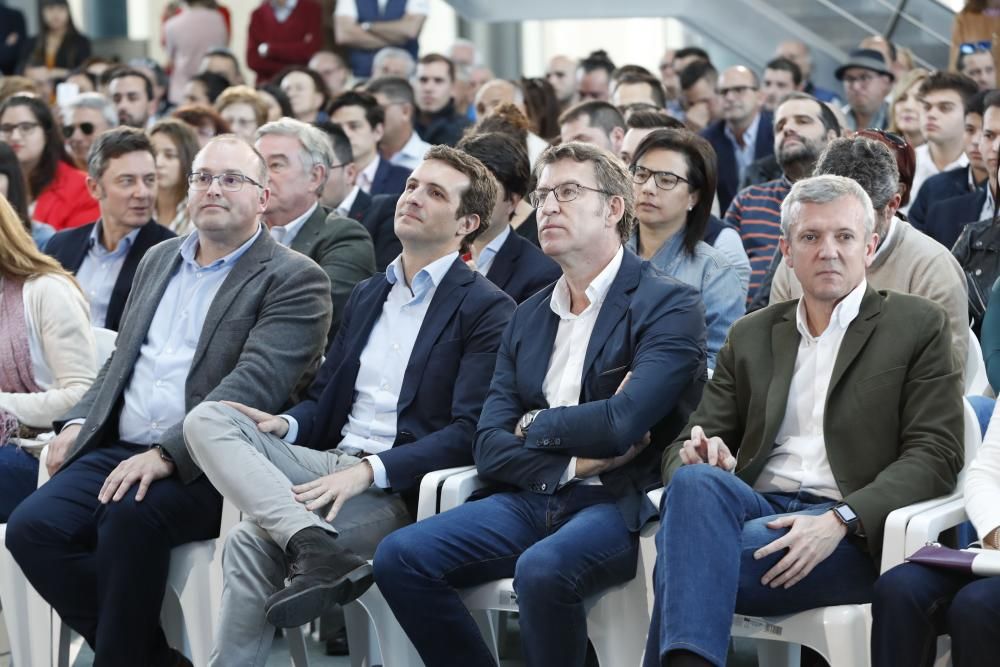 El presidente del Partido Popular lidera un acto en el Auditorio Mar de Vigo en el que estuvo arropado por Alberto Núñez Feijóo, Alfonso Rueda, Ana Pastor o Elena Muñoz.