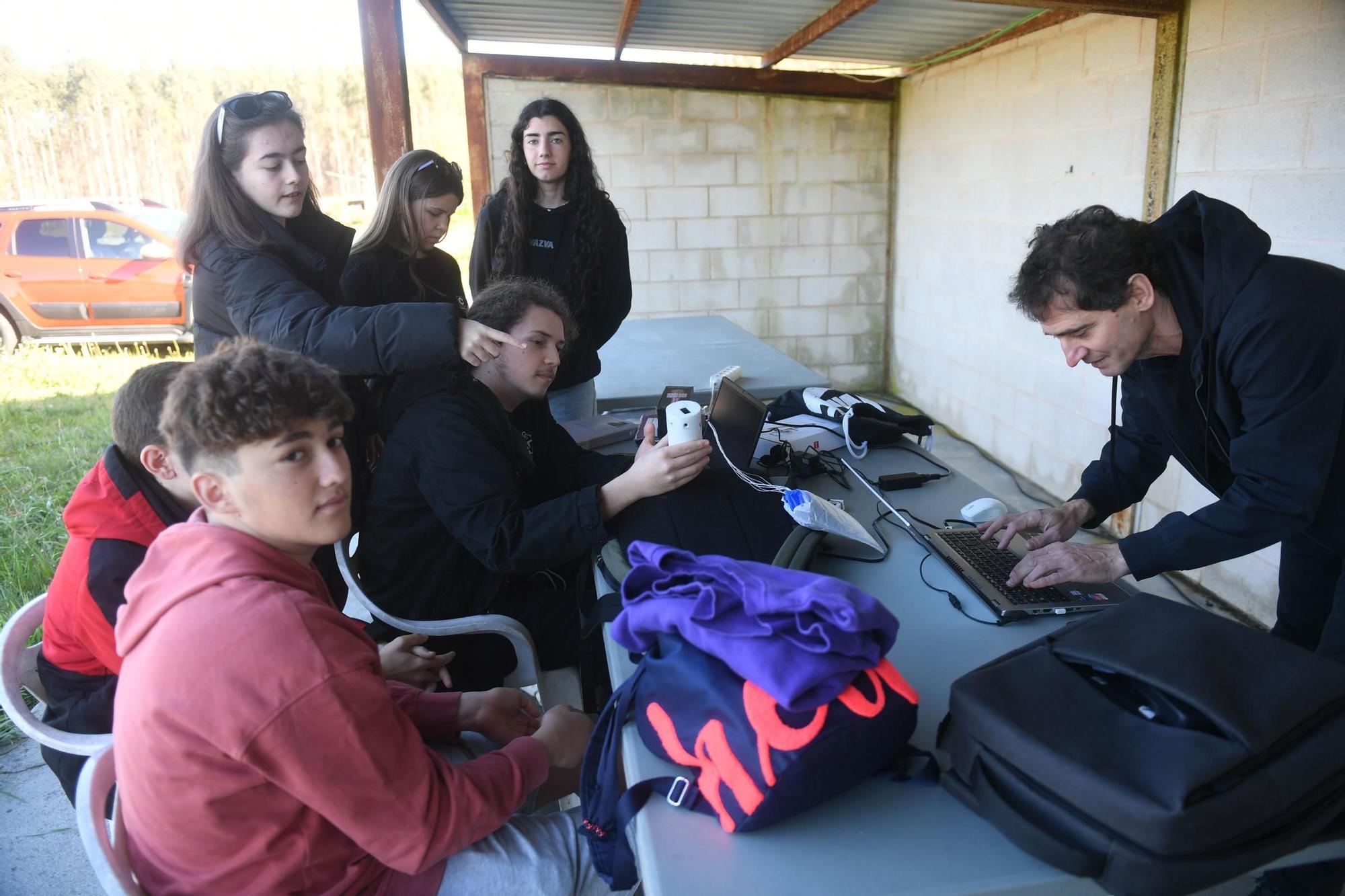 Alumnos del Manuel Murguía de Arteixo participan en el desafío CanSat