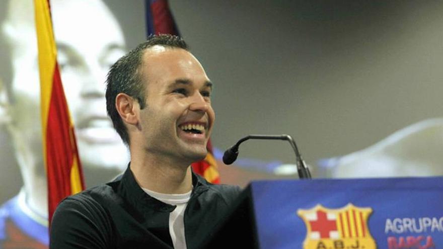 Iniesta renueva hasta 2018