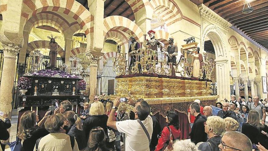 La Catedral acoge hoy la inauguración de la histórica exposición cofrade