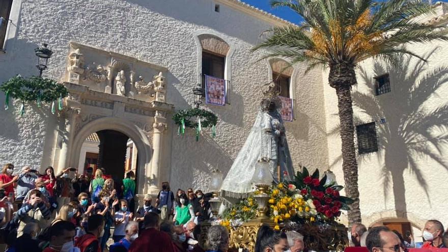 La Morenica a su llegada al Santuario de Las Virtudes de Villena.