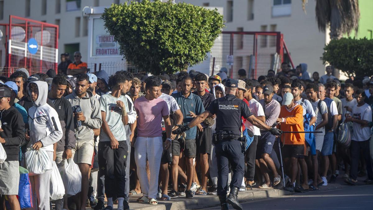 España solicita a Bruselas financiación de emergencia ante la crisis migratoria en Ceuta