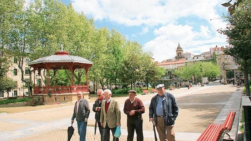 El Concello ordenó el cierre cautelar de la Alameda del Concello ante los problemas en los pilares de la primera planta del aparcamiento subterráneo.