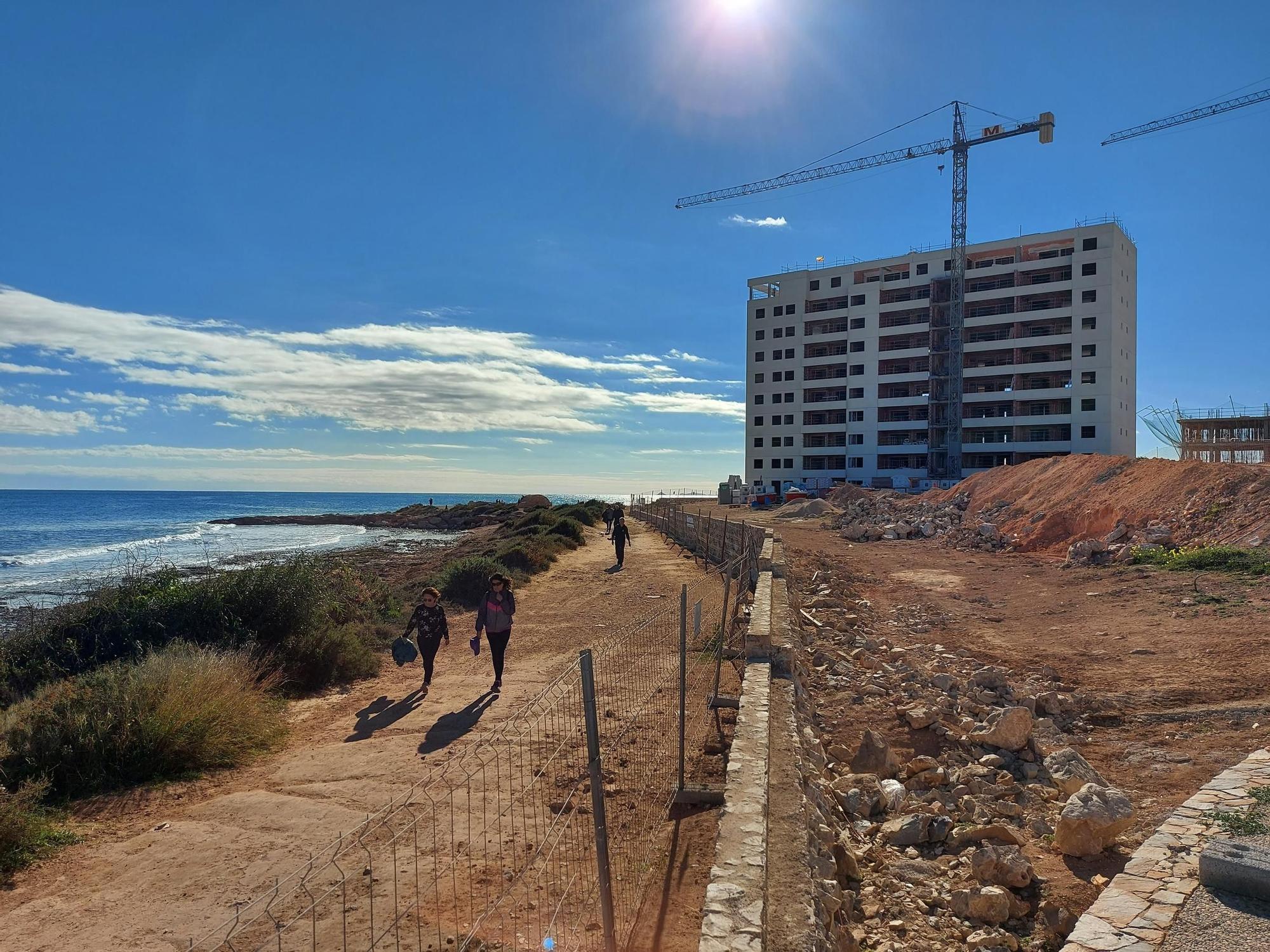 Cinco nuevos edificios de diez plantas en Punta Prima