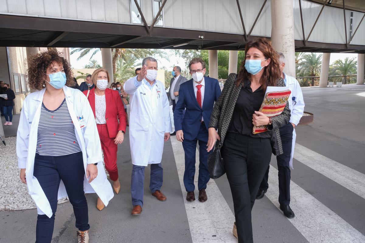 El conseller de Sanidad Miguel Mínguez en una de las últimas visitas al hospital ilicitano