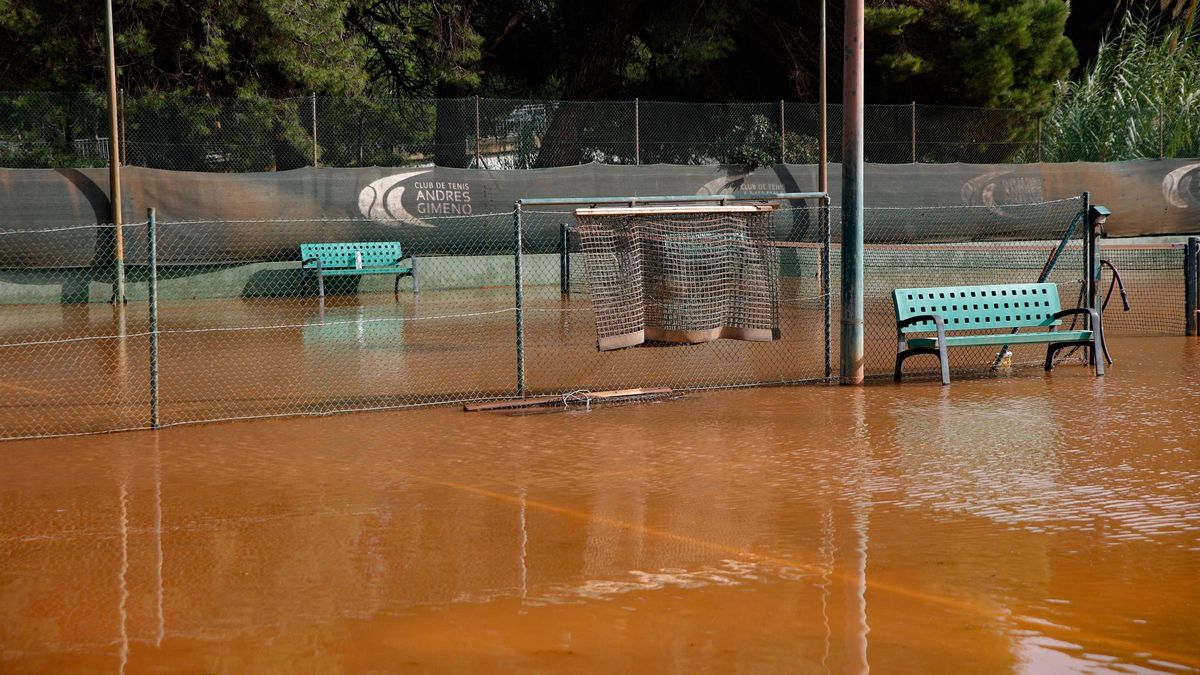 Castelldefels recupera poco a poco la normalidad tras las inundaciones