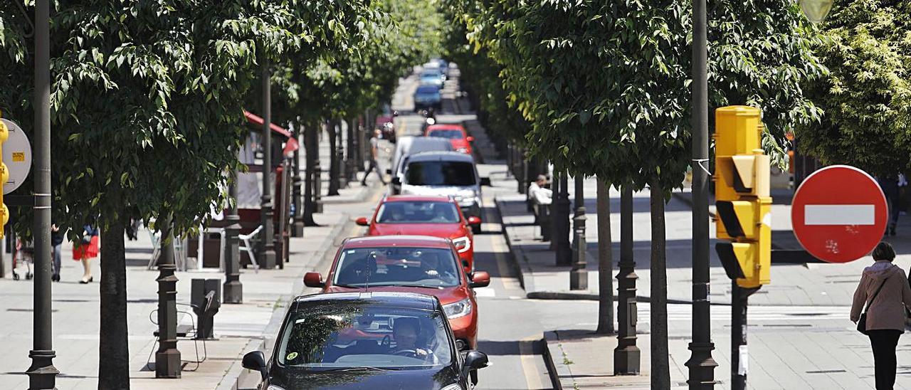 Tráfico en la avenida de la Argentina.