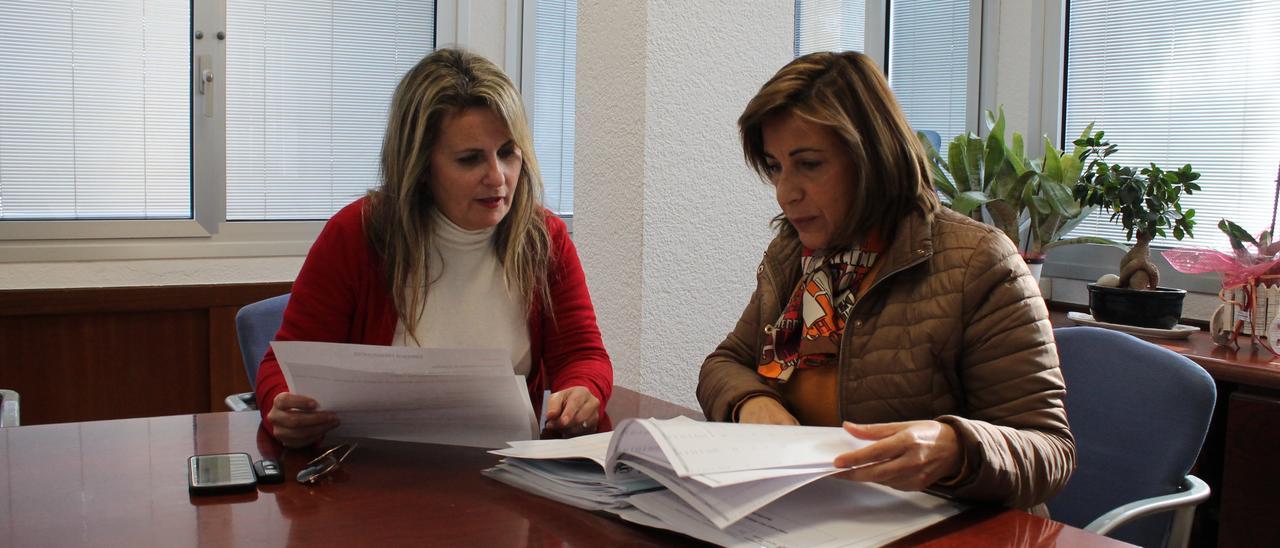 La alcaldesa, Susana Marqués (d), junto a Cristina Fernández, en una imagen de archivo.