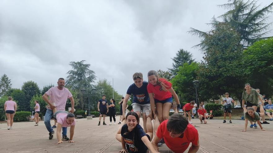 Piquilla festiva en el Grand Prix de Lugo de Llanera: "Venimos a pasarlo bien y reírnos"