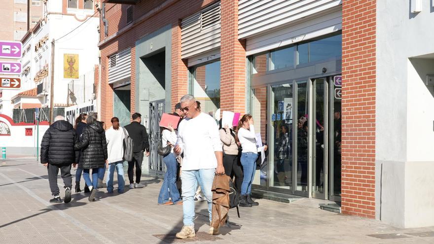 Extranjería activa un plan de choque para agilizar las citas en Castellón