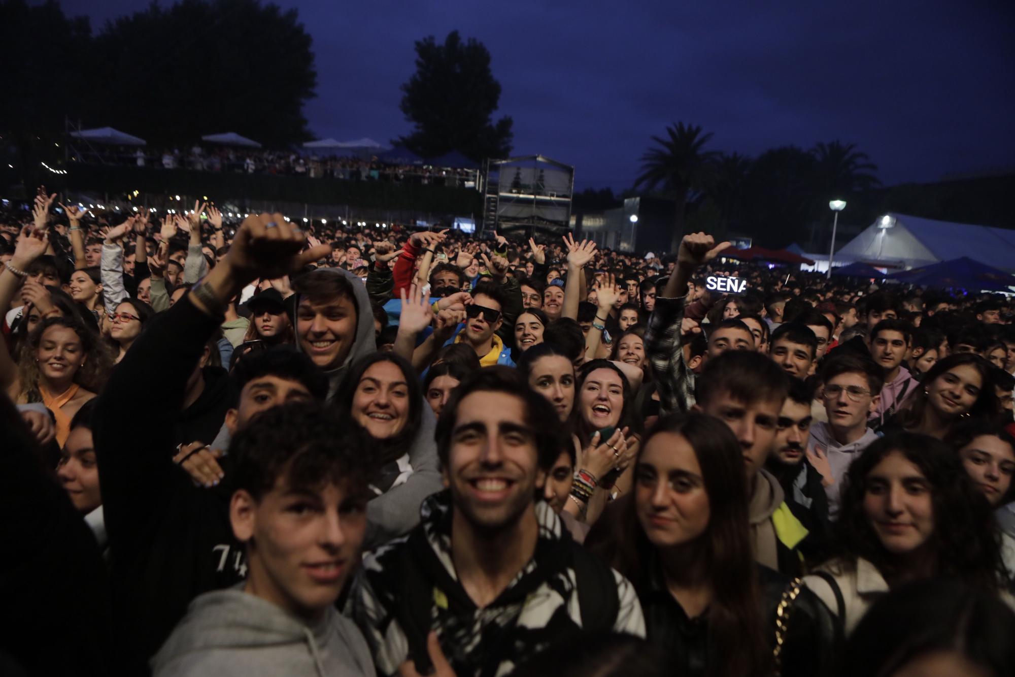 En imágenes: Bizarrap y "Recycled J" llenan Metrópoli pese a la lluvia