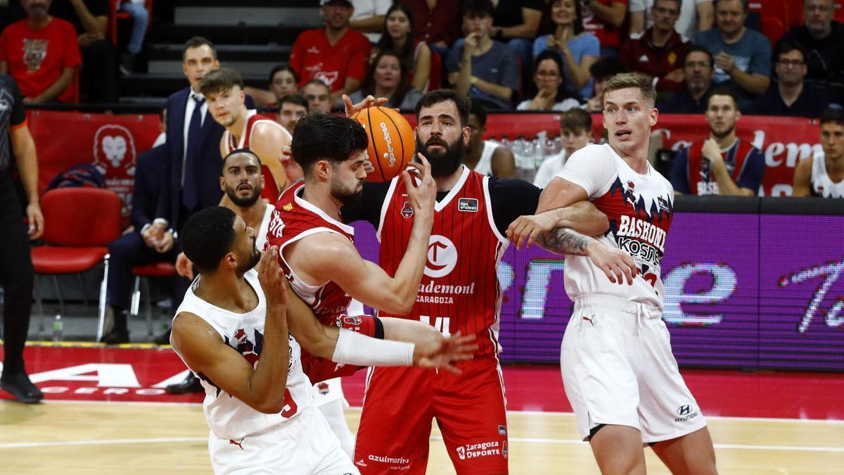 Imagen del duelo de de la primera vuelta entre Casademont y Baskonia