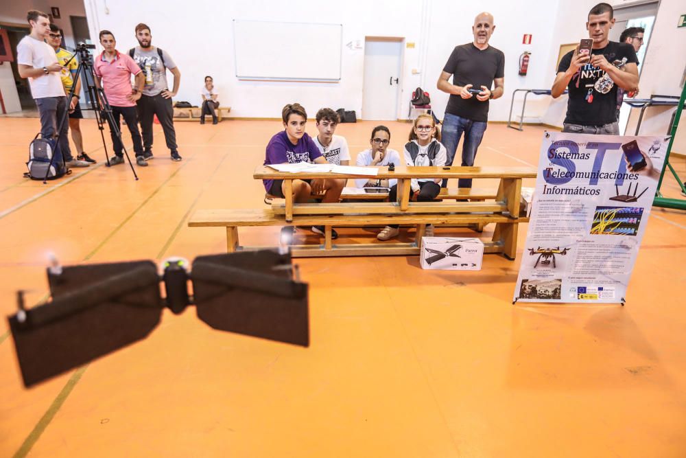 Taller de programación de drones en el IES El Palm