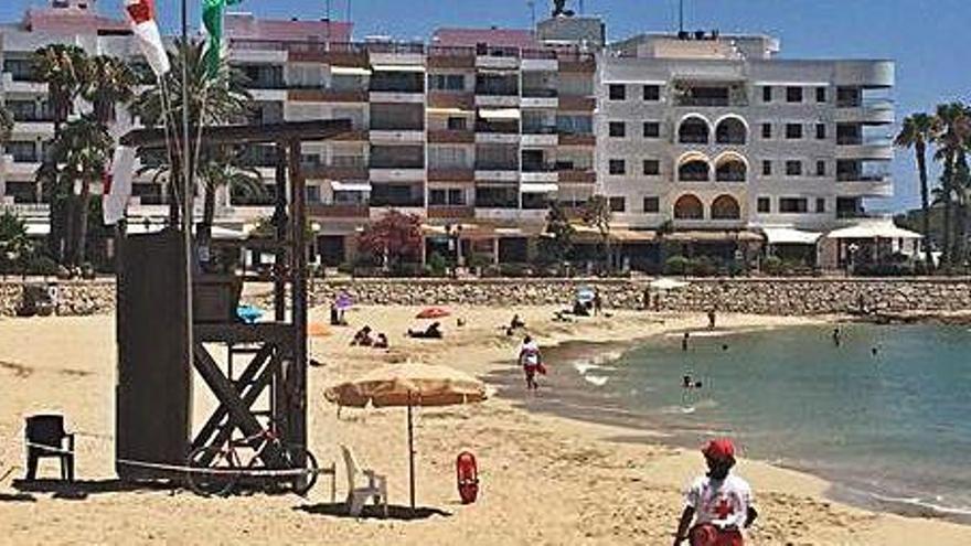 La 'nueva normalidad' de los socorristas de Ibiza para evitar contagios