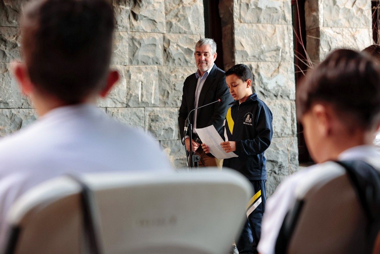 Fernando Clavijo recibe la visita del alumnado del Colegio Nuestra Señora de la Concepción